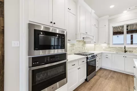 Kitchen - 10 Scheffler Cv, Cabot, AR 72023 photo 3 of 8