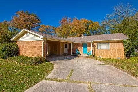 9312 Cloverhill Rd, Little Rock, AR 72205