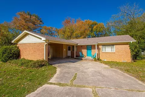9312 Cloverhill Rd, Little Rock, AR 72205