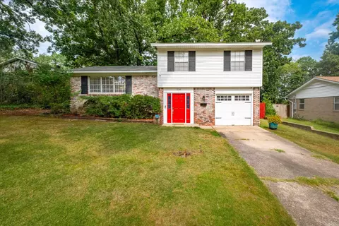 526 Springwood Dr, Little Rock, AR 72211