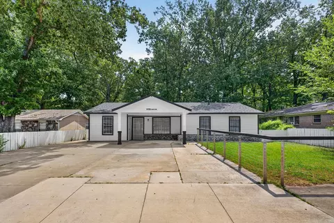 9705 Comstock Rd, Little Rock, AR 72209