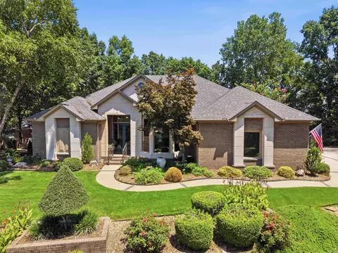 48 Ledgelawn Ct, Little Rock, AR 72212