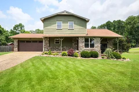 4 Manor Cir, Little Rock, AR 72210