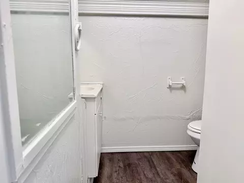 Bath - 46 Wright Cir, Jacksonville, AR 72076 photo 3 of 3