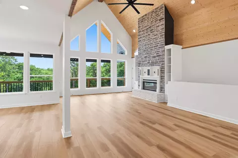 Living - 59 Hawks Cir, Edgemont, AR 72044 photo 6 of 8