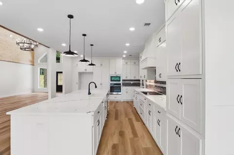 Kitchen - 59 Hawks Cir, Edgemont, AR 72044 photo 2 of 7
