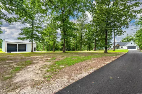 Exterior - 100 W Hawkview Pl, Royal, AR 71968 photo 2 of 8