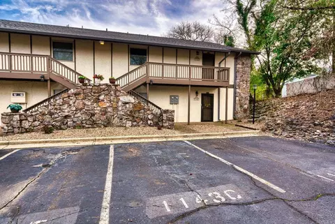 1143 Twin Points Rd, Hot Springs, AR 71913