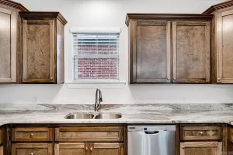 Kitchen - 1535 Cherry Bark Dr, Conway, AR 72034 photo 4 of 4