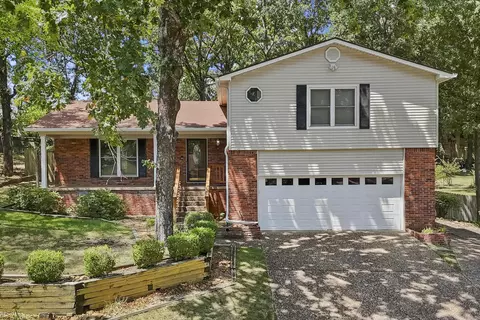 2112 Cedar Creek Rd, North Little Rock, AR 72116