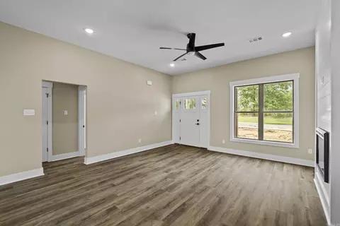 Living - 103 Bradford Dr, Cabot, AR 72023 photo 2 of 3