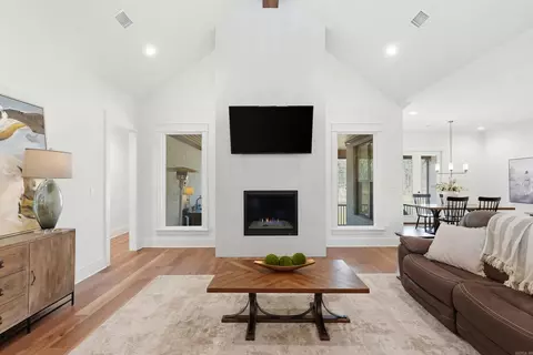 Living - 2940 Orchard View Dr, Conway, AR 72034 photo 4 of 4