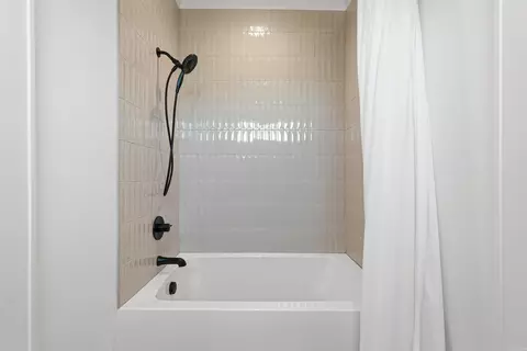 Bath - 2940 Orchard View Dr, Conway, AR 72034 photo 7 of 8
