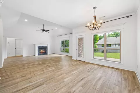 Living - 111 Hayden Dr, Beebe, AR 72012 photo 4 of 4