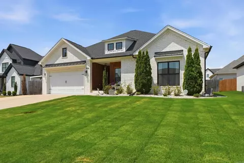 Exterior - 3840 Red Maple Dr, Conway, AR 72034 photo 2 of 11