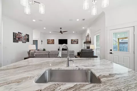 Kitchen - 3840 Red Maple Dr, Conway, AR 72034 photo 5 of 7