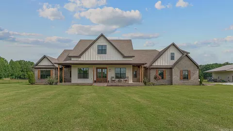 4905 Fairview Dr, Paragould, AR 72450