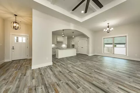 Living - 100 Michael Dr, Beebe, AR 72012 photo 2 of 5