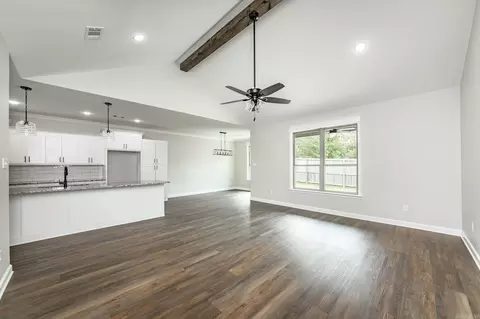 Living - 942 Villa Vista Cir, Cabot, AR 72023 photo 1 of 1