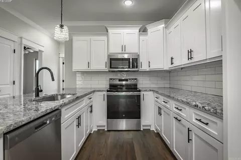 Kitchen - 942 Villa Vista Cir, Cabot, AR 72023 photo 1 of 3
