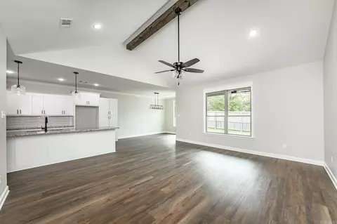 Living - 942 Villa Vista Cir, Cabot, AR 72023 photo 1 of 1