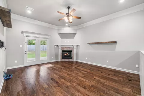 Living - 757 Mango Loop, Austin, AR 72007 photo 2 of 4