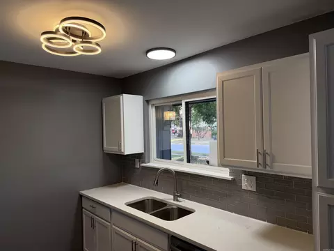 Kitchen - 3504 Shamrock Dr, Pine Bluff, AR 71603 photo 3 of 4