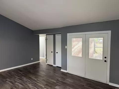 Living - 3504 Shamrock Dr, Pine Bluff, AR 71603 photo 1 of 2