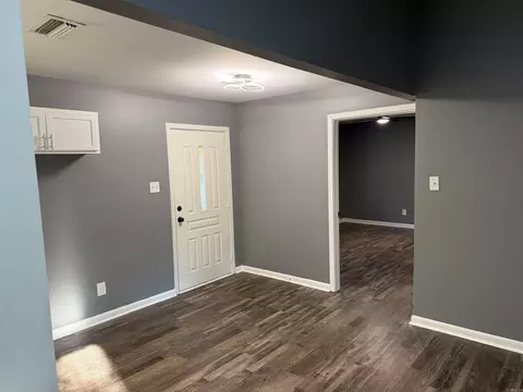 Entry Way - 3504 Shamrock Dr, Pine Bluff, AR 71603 photo 2 of 2
