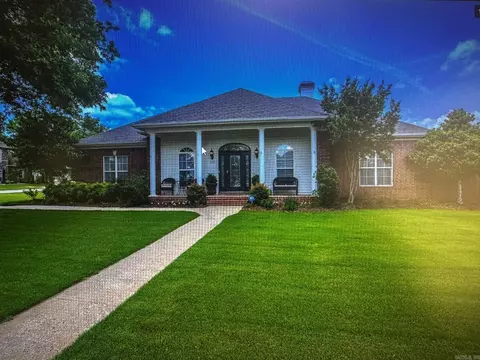 824 Sedgefield Dr, Bryant, AR 72022 photo 1