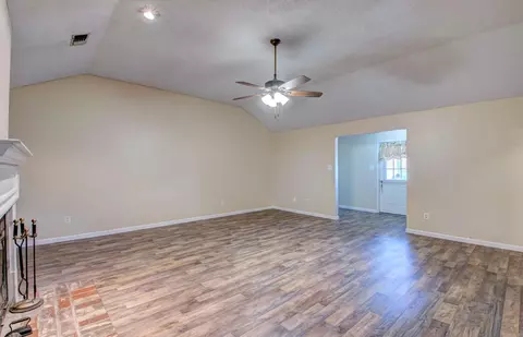 Living - 6009 S Cedar St, Pine Bluff, AR 71603 photo 4 of 15