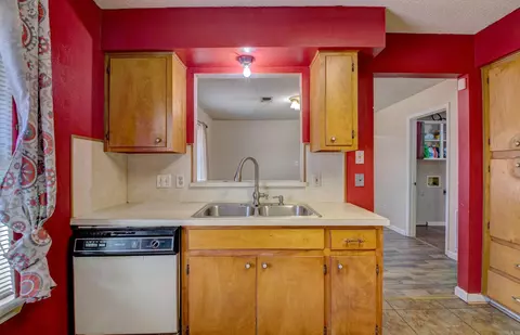 Kitchen - 6009 S Cedar St, Pine Bluff, AR 71603 photo 3 of 5