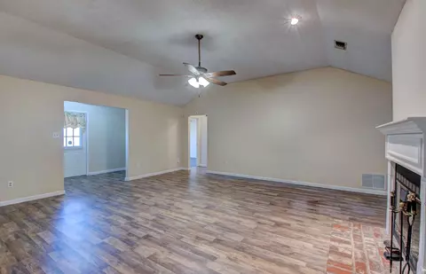 Living - 6009 S Cedar St, Pine Bluff, AR 71603 photo 5 of 15