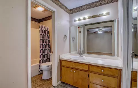 Bath - 6009 S Cedar St, Pine Bluff, AR 71603 photo 2 of 3