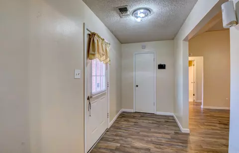 Entry Way - 6009 S Cedar St, Pine Bluff, AR 71603 photo 1 of 2