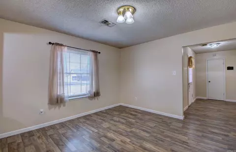 Living - 6009 S Cedar St, Pine Bluff, AR 71603 photo 8 of 15