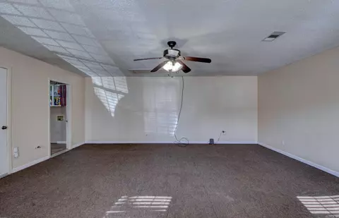 Living - 6009 S Cedar St, Pine Bluff, AR 71603 photo 13 of 15