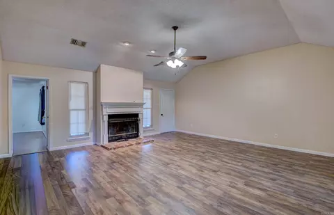 Living - 6009 S Cedar St, Pine Bluff, AR 71603 photo 3 of 15