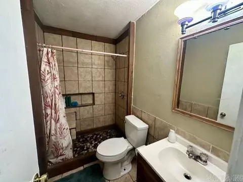 Bath - 8208 Robinson Rd, Pine Bluff, AR 71603 photo 1 of 1
