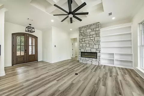 Living - 38 Libra Ln, Ward, AR 72176 photo 2 of 6