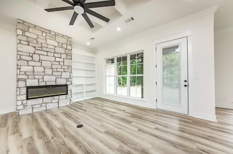 Living - 38 Libra Ln, Ward, AR 72176 photo 3 of 6