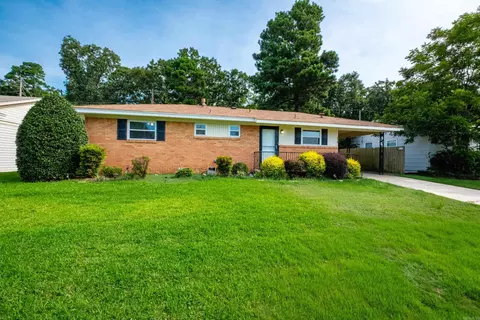 9914 Brooks Ln, Little Rock, AR 72205