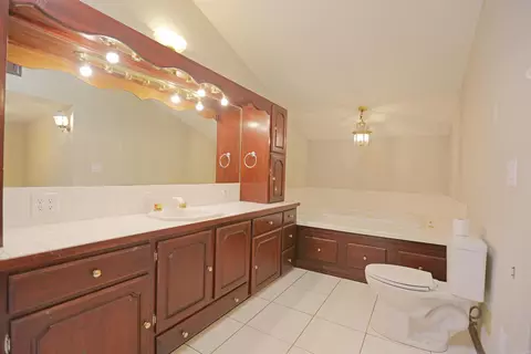 Bath - 1202 N Fir St, Beebe, AR 72012 photo 1 of 4