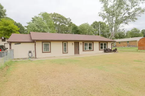 Exterior - 1202 N Fir St, Beebe, AR 72012 photo 2 of 6