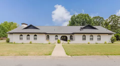 1 Warbler Dr, Sherwood, AR 72120
