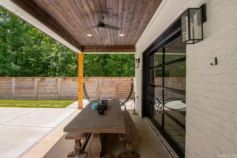 Exterior - 810 Caddo Dr, Benton, AR 72019 photo 8 of 14