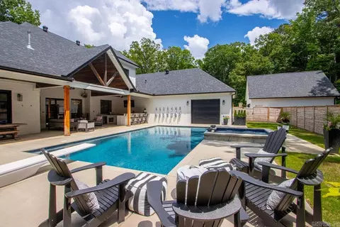 Exterior - 810 Caddo Dr, Benton, AR 72019 photo 14 of 14