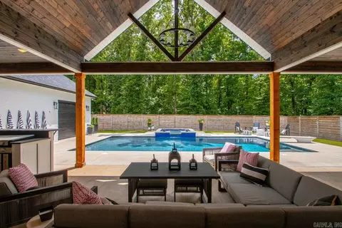 Exterior - 810 Caddo Dr, Benton, AR 72019 photo 6 of 14