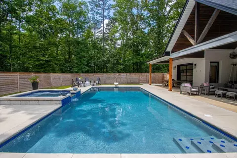 Exterior - 810 Caddo Dr, Benton, AR 72019 photo 12 of 14
