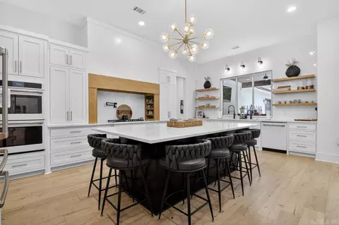 Kitchen - 810 Caddo Dr, Benton, AR 72019 photo 1 of 6